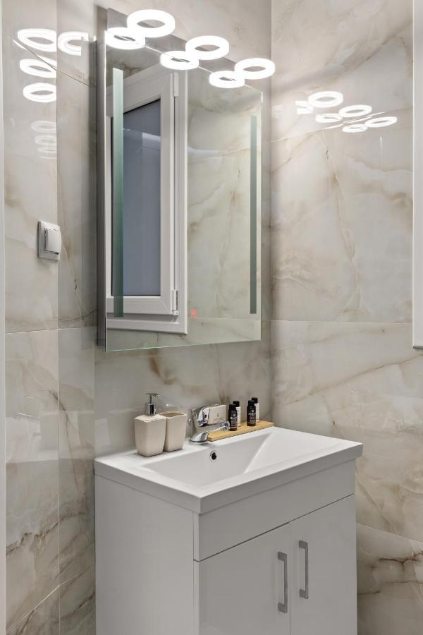 Athens Warehouse Boutique Hotel & Suites ภายนอก รูปภาพ