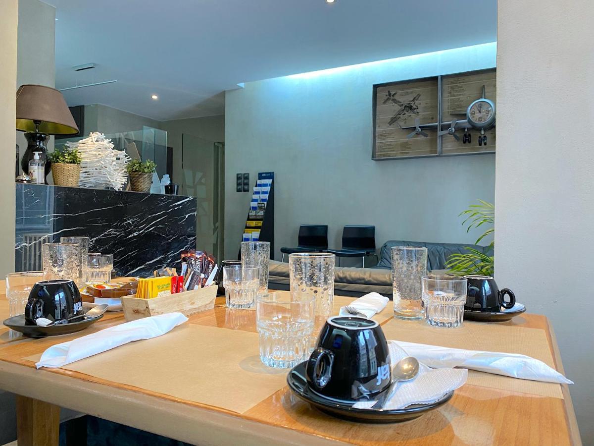 Athens Warehouse Boutique Hotel & Suites ภายนอก รูปภาพ